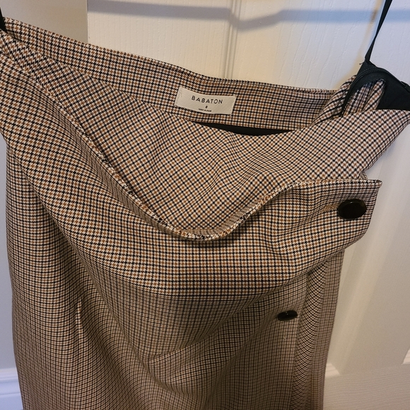 Aritzia NEW Aritzia Babaton Skirt - Picture 4 of 4